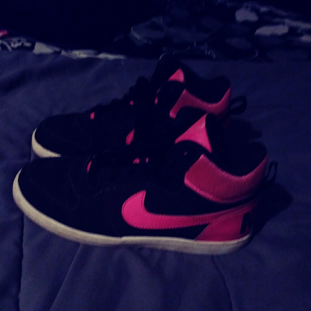 Nike little girl sneakers